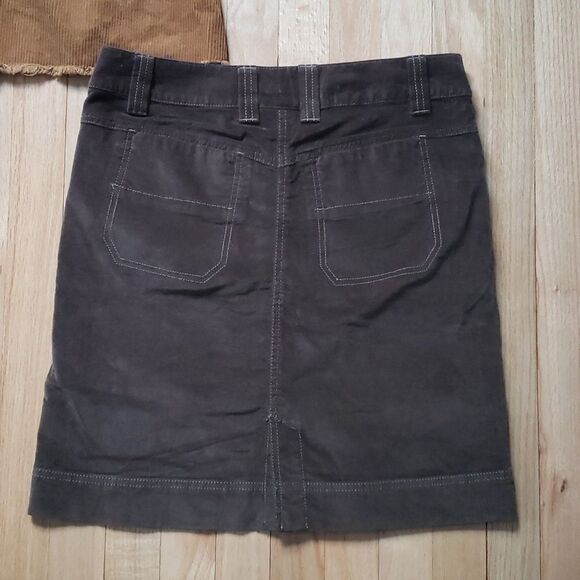 Athleta Women's Roseville Velvet Athleisure Skirt Size 4 Acadamia Career Green - Picture 4 of 6